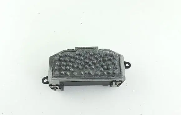 Volkswagen PASSAT B6 Heater blower fan relay 3C0907521F