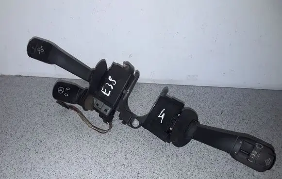 Wiper turn signal indicator stalk/switch