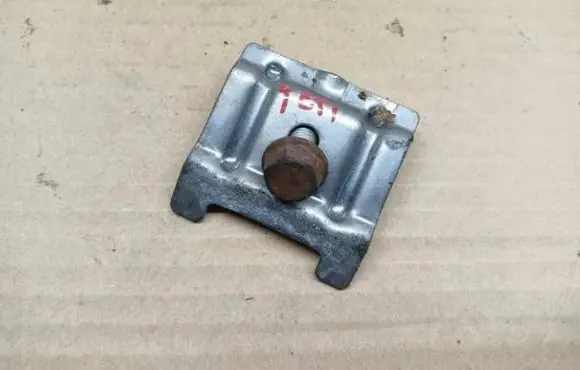 Skoda Yeti (5L) Battery bracket 