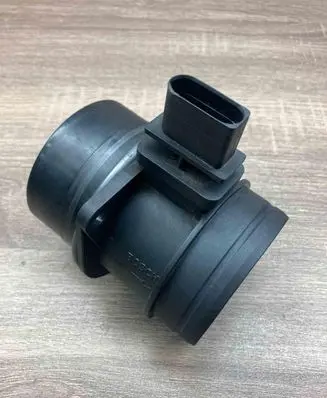 Audi A3 S3 8P Mass air flow meter 0281002735 03G906461C