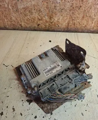 Opel Zafira B Engine control unit/module 0281012549 55198922 1039S12972