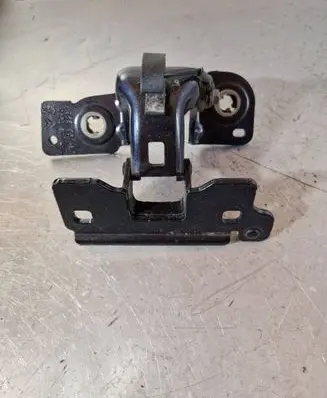 Peugeot 508 Tailgate/trunk/boot hinge 9687860480