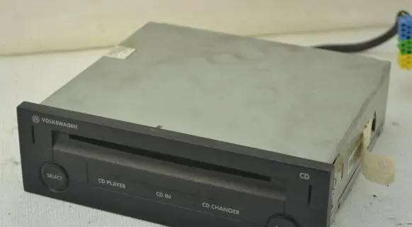 Volkswagen PASSAT B5 CD/DVD changer 1J0035119B VWZ5Z8A2324