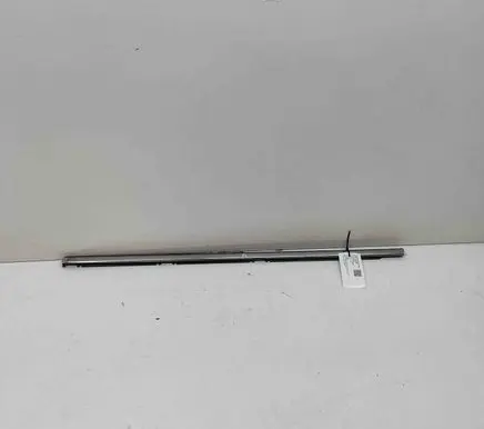 Citroen C4 II Front door glass trim molding 98306186VV