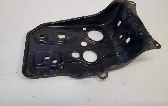 Toyota RAV 4 (XA30) Battery tray 
