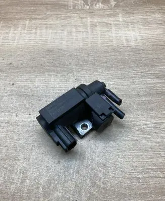 Toyota Corolla Verso AR10 Turbo solenoid valve 258190R010 70051307