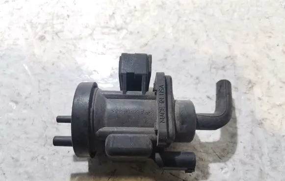 Mercedes-Benz E W210 Turbo solenoid valve 4715396