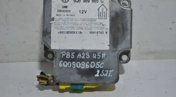 Volkswagen PASSAT B5.5 Airbag control unit/module 6Q0909605C