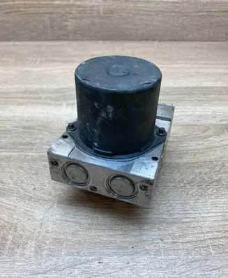 BMW 5 E60 E61 ABS Pump 6758743 0265234136