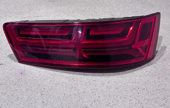 Audi Q7 4M Rear/tail lights 4M0945094E