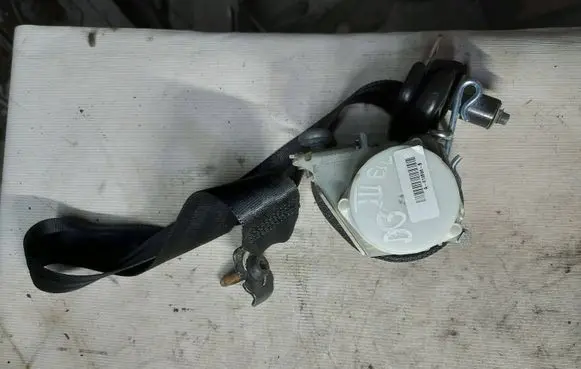Ford Galaxy Rear seatbelt a613b86