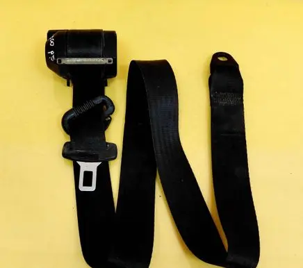 Iveco Daily 35 - 40.10 Front seatbelt 047113