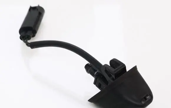 BMW 3 E90 E91 Windshield washer spray nozzle 8365385 7131299 713129905