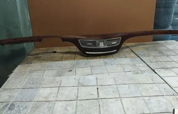 Mercedes-Benz S W221 Dashboard glove box trim A2216801271
