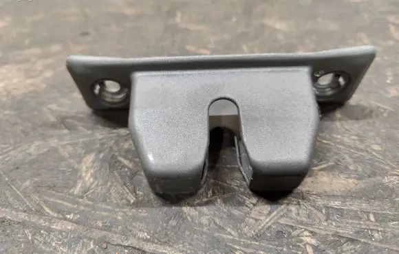 Jaguar XJ X308 Tailgate/boot lid lock trim GNA3512AA