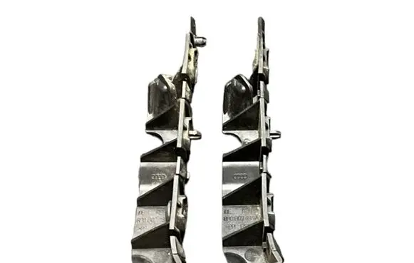 Audi A3 S3 A3 Sportback 8P Front bumper mounting bracket 8P0807184A