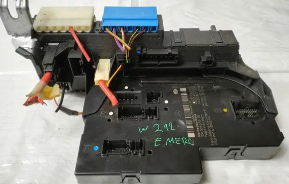 Mercedes-Benz E W212 Comfort/convenience module 2129005201