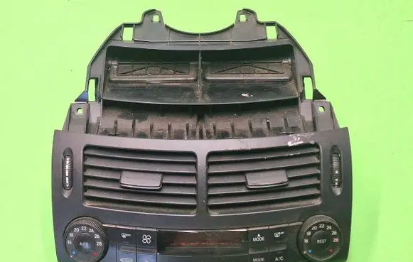 Mercedes-Benz E W211 Climate control unit 2118302290