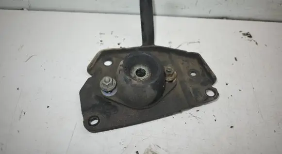 Citroen C4 I Engine mount bracket 9658252780