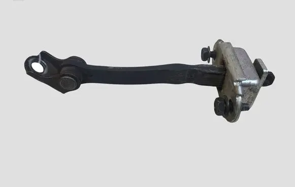 Nissan Qashqai Rear door check strap stopper
