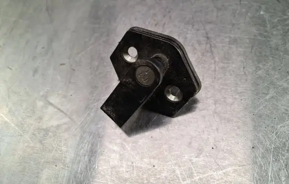 BMW 5 E39 Front door lock loop/hook striker 8176350