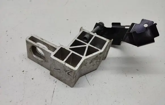 Radiator support slam panel bracket