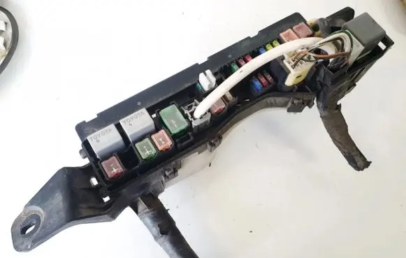 Toyota Corolla Verso AR10 Fuse box set