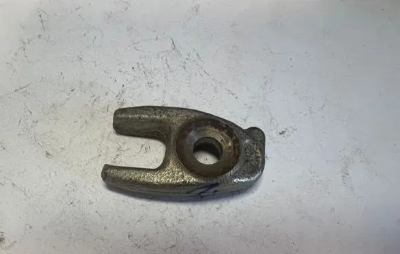 Nissan Juke I F15 Fuel Injector clamp holder