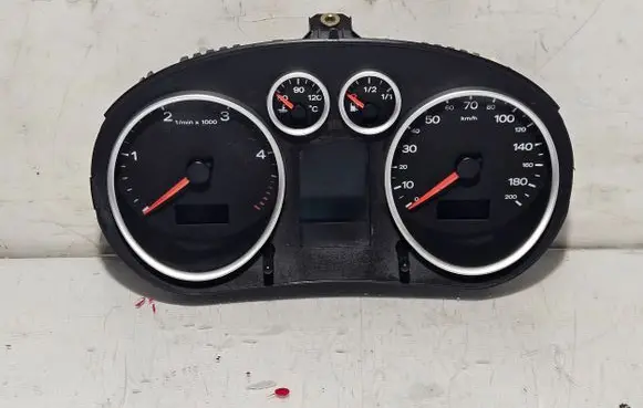 Audi A2 Speedometer (instrument cluster) 8Z0920930Q