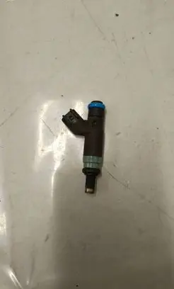Dodge Durango Fuel injector 05038337AB