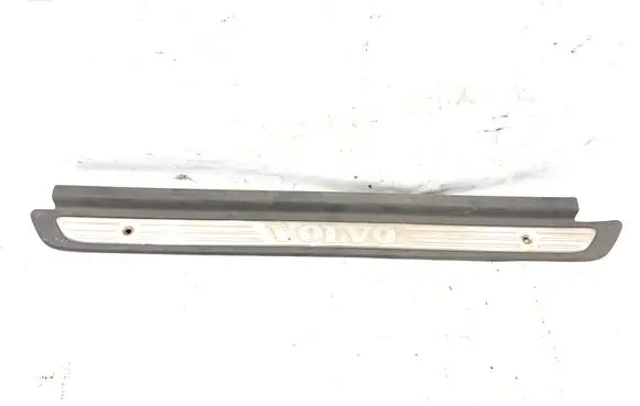 Volvo V70 Front sill trim cover 82550 30818429
