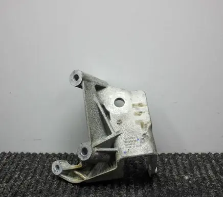Volvo V60 Engine mounting bracket 31430470