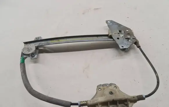 Rear door manual window regulator