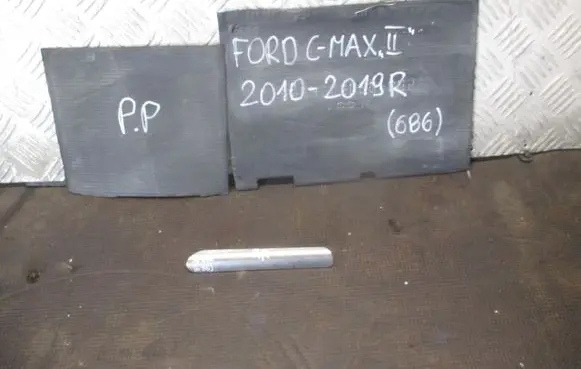 Ford C-MAX II Voltmeter 