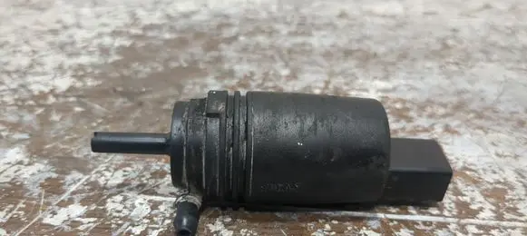 BMW 5 E60 E61 Windscreen/windshield washer pump 23557610