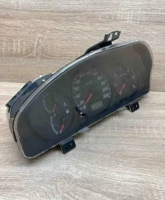 Mazda Premacy Speedometer (instrument cluster) WHCB16B YNS9H10