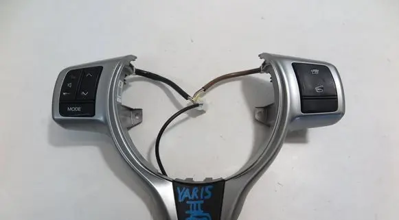 Toyota Yaris Steering wheel buttons/switches PANELYARIS
