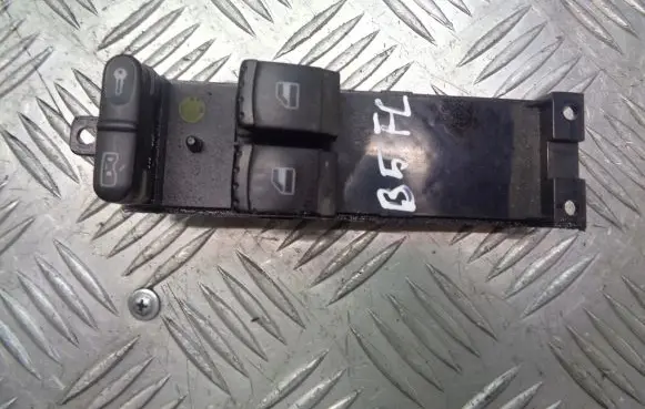 Volkswagen PASSAT B5.5 Front door window switch trim 1J3959857B