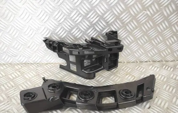 Rear bumper mounting bracket