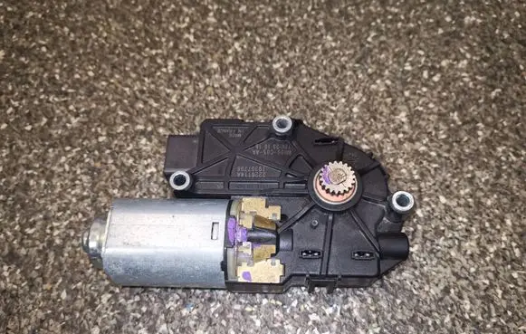 Hyundai Santa Fe Sunroof motor/actuator 81680S1000