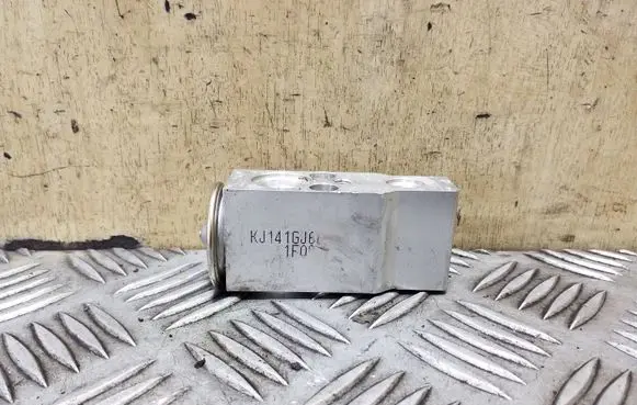 Subaru Legacy Air conditioning (A/C) expansion valve 