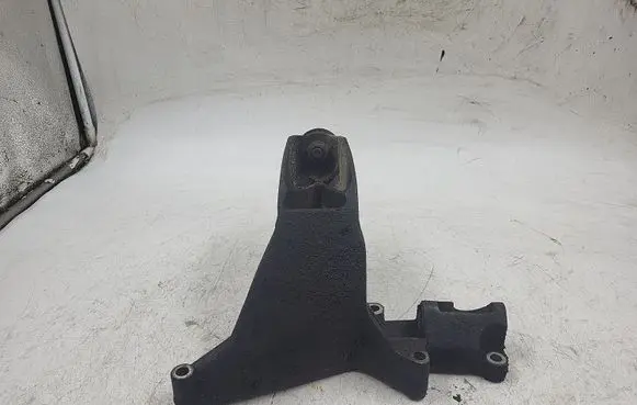 BMW 3 E46 Engine mounting bracket 