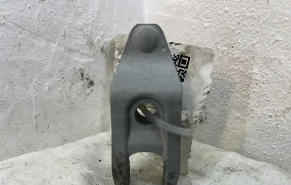 Opel Insignia A Fuel Injector clamp holder 85152 1107267