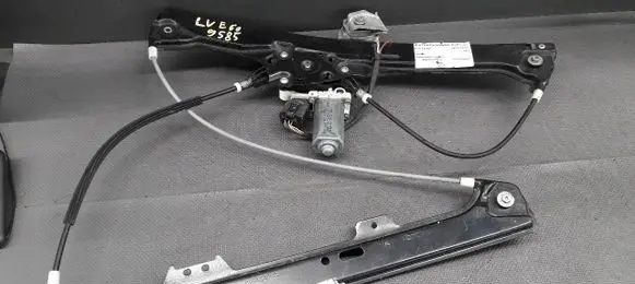 BMW 5 E60 E61 Front window lifting mechanism without motor 7075667E