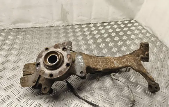 Audi A8 S8 D2 4D Front wheel hub 