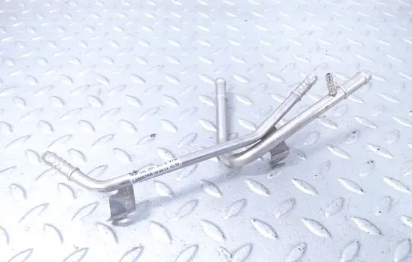 Volkswagen Jetta VI Fuel return line/hose 04L201360G