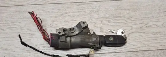 Audi A4 S4 B7 8E 8H Ignition lock 4b0905851c