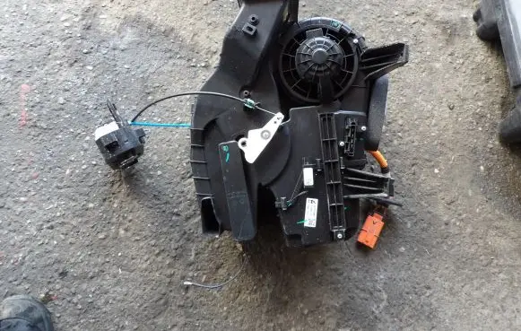 Dacia Spring Interior heater climate box assembly 272701045R