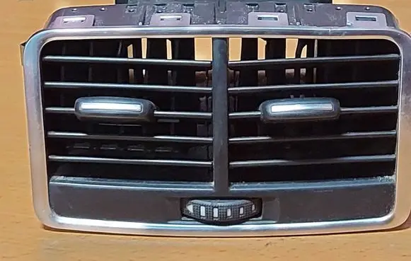 Audi A6 S6 C6 4F Rear air vent grill 4F0819203C