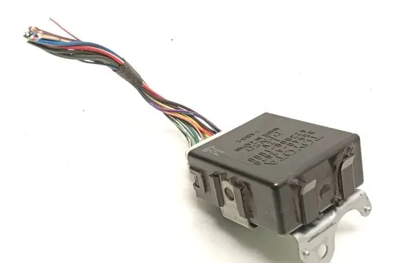 Toyota RAV 4 (XA30) Window wiper relay 8594042020 4230001000